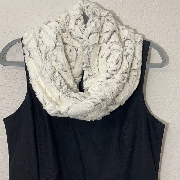 Anthropologie Accessories - Anthropologie cream faux fur infinity scarf